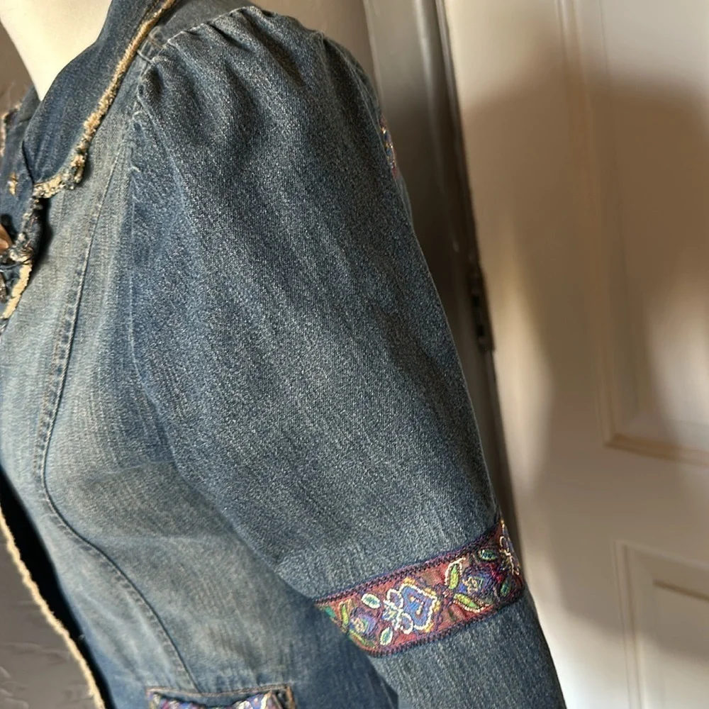 Vintage Early 2000's Hand Embellished Fitted Blazer Distressed Detail - Size 4 - Picture 5 of 7